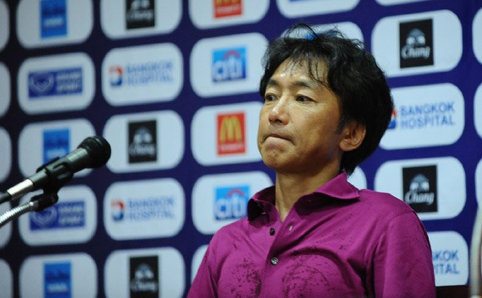 Miura chỉ trích trọng tài.