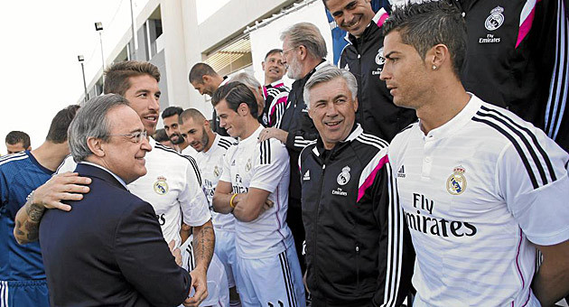 Perez muốn giải quyết dứt điểm tương lai của Ronaldo và Ramos ngay tại Trung Quốc.