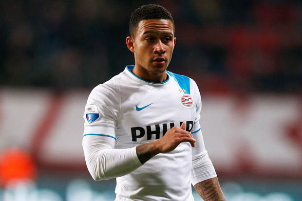 Chưa đến M.U, Depay đã làm Van Gaal phật lòng.