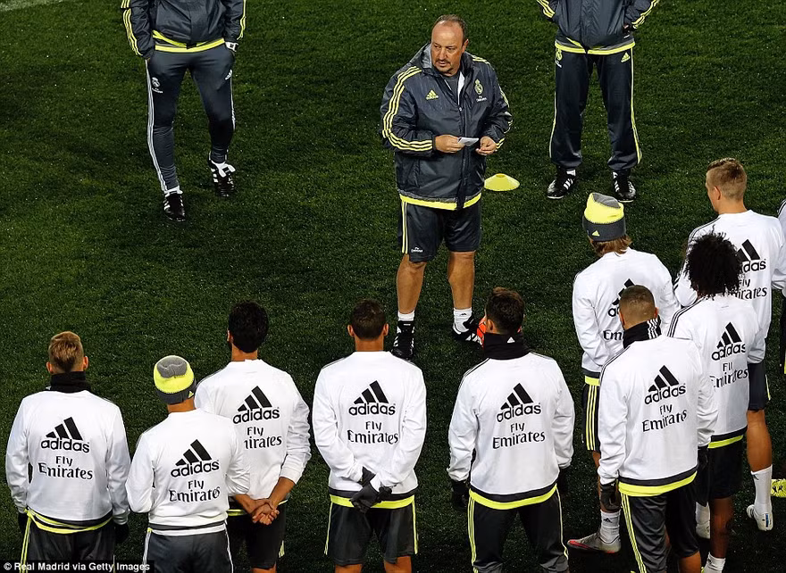 Benitez không quá để tâm tới thương vụ De Gea.
