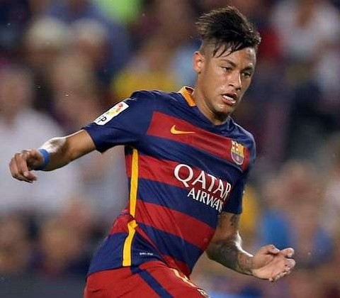 Neymar xác nhận đã được M.U liên hệ.