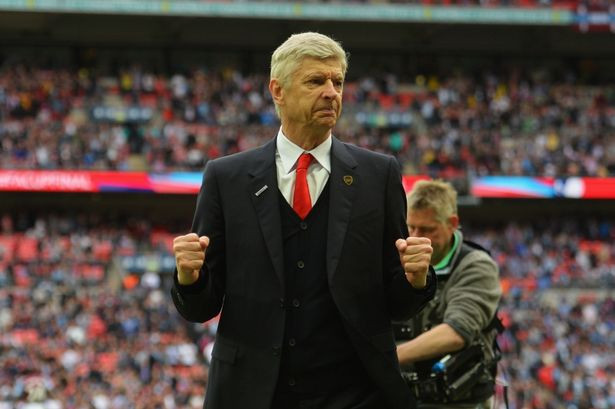 Wenger vui mừng với chiến thắng của Arsenal.