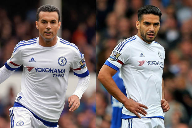 Pedro và Falcao bất ngờ dính chấn thương. 