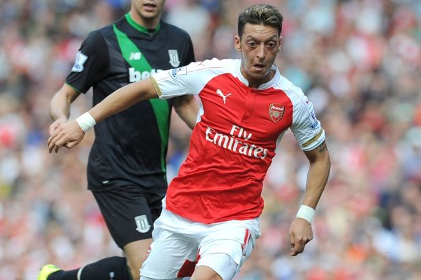 Ozil thất vọng khi Arsenal không có những danh hiệu lớn.