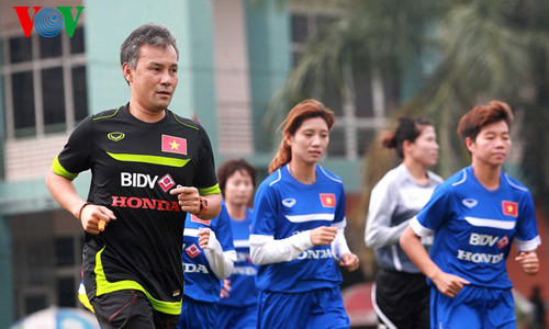 Nhiều khả năng HLV Takashi sẽ được điều động sang làm trợ lý cho nhà cầm quân Miura ở SEA Games 28. Ảnh: VOV