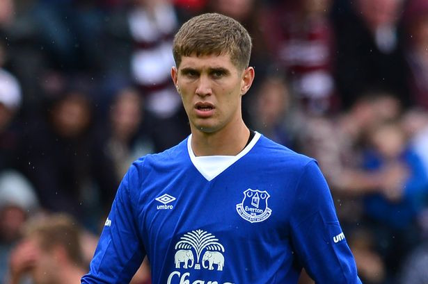 John Stones lọt vào tầm ngắm của M.U.