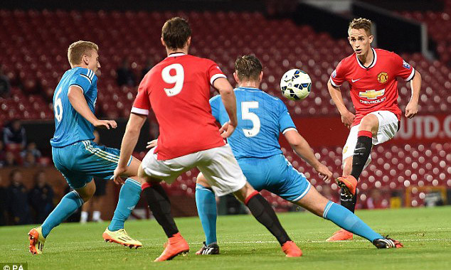 M.U có thể dùng Januzaj để “câu” Depay.