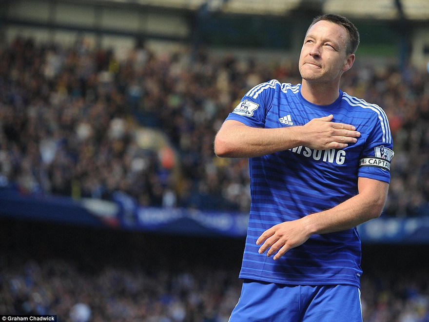 Terry mỉa mai HLV Benitez.