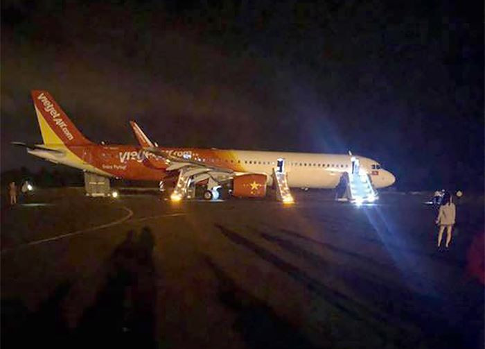 Đoàn chuyên gia Airbus và hàng không châu Âu đã có mặt tại sân bay Buôn Ma Thuột (Đắk Lắk) để phối hợp điều tra sự cố máy bay VietJet hôm 29/11 vừa qua.