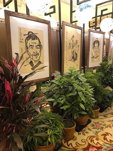 Cây tre, cây gừng, vối, rau má... các loại cây thuốc của Việt Nam được bày biện khá bắt mắt để giới thiệu với bạn bè quốc tế. Ảnh: L.A