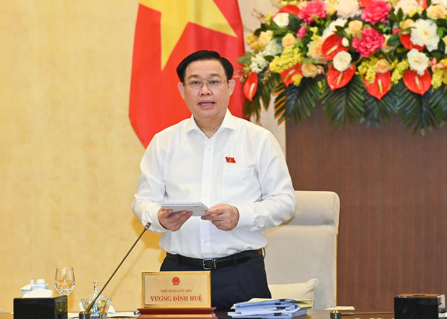 Chủ tịch Quốc hội phát biểu tại phiên họp Uỷ ban Thường vụ. Ảnh Như Ý