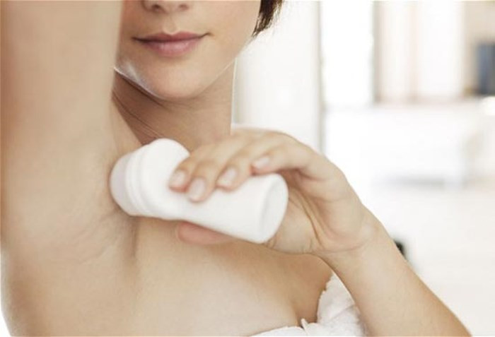 Dùng lăn khử mùi hay xà phòng nhiều cũng là thói quen có hại cho sức khỏe sinh sản nữ giới. Ảnh minh hoạ: Internet