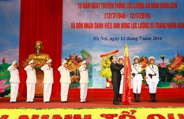 Chủ tịch nước Trần Đại Quang trao tặng danh hiệu Anh hùng lực lượng vũ trang nhân dân cho Tổng Cục An ninh - Bộ Công an