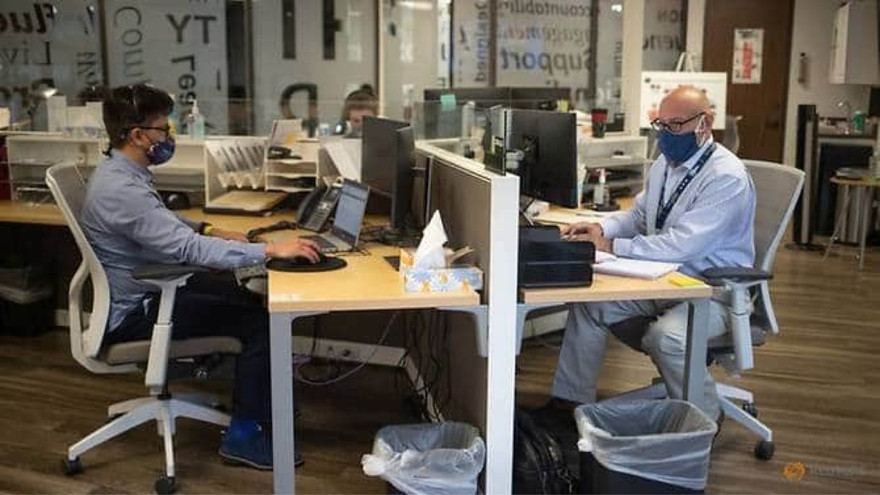 Các nhân viên y tế tại trung tâm y tế cộng đồng Texas đang ngày đêm tìm cách hạn chế lây lan COVID-19