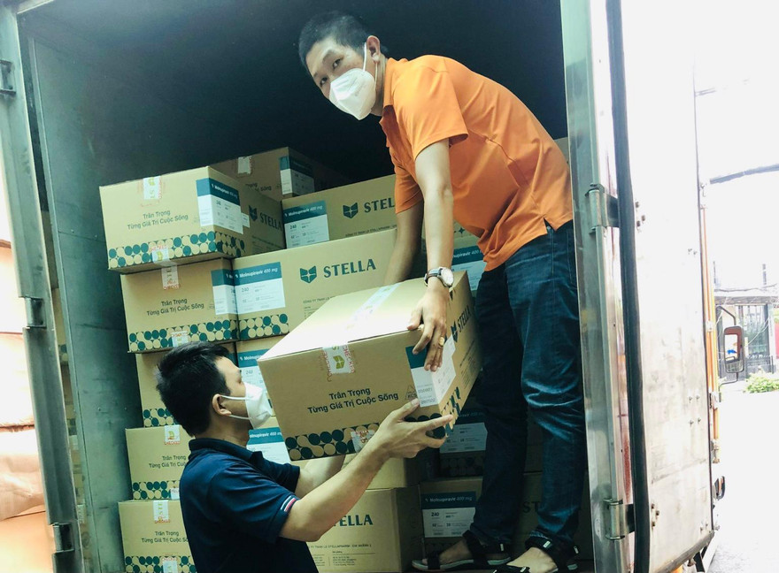Chiều nay 31/8, 34 nghìn liều thuốc kháng virus dành cho F0 được vận chuyển đến cho bệnh nhân- Ảnh N.L