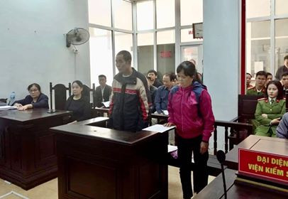 Bị cáo Hà và Hồng tại phiên tòa