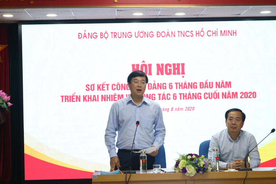 Bí thư thứ nhất T.Ư Đoàn, Bí thư Đảng ủy cơ quan T.Ư Đoàn Lê Quốc Phong phát biểu tại Hội nghị. 