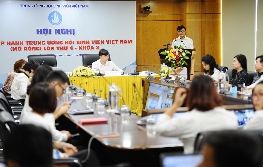 Hội nghị BCH Trung ương Hội Sinh viên Việt Nam (mở rộng) lần thứ 4, khóa X diễn ra bằng hình thức trực tuyến, dưới sự chủ trì của anh Bùi Quang Huy, Bí thư T.Ư Đoàn, Chủ tịch T.Ư Hội SVVN tại điểm cầu chính Hà Nội. Ảnh: Dương Triều