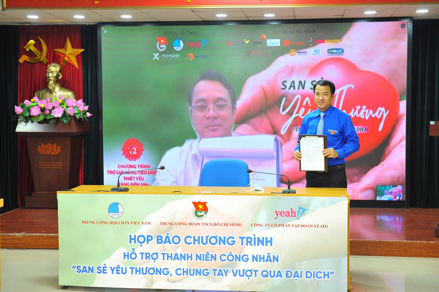 T.Ư Đoàn và Công ty cổ phần Tập đoàn Yeah1 ký kết hợp tác chương trình “San sẻ yêu thương, chung tay vượt qua đại dịch”.