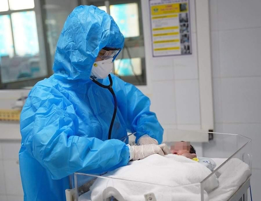 Báo động gia tăng trẻ em mắc COVID-19