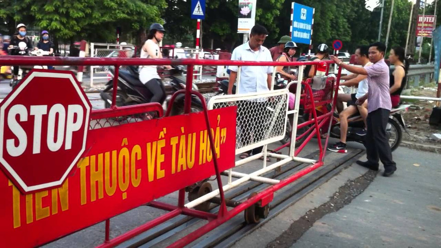 Một số đường ngang sẽ được lắp camera, với giá không quá 3 triệu đồng/cái.