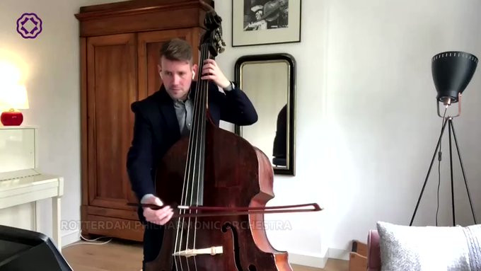 Dàn nhạc "tại gia" gây sốt mạng mùa dịch COVID-19