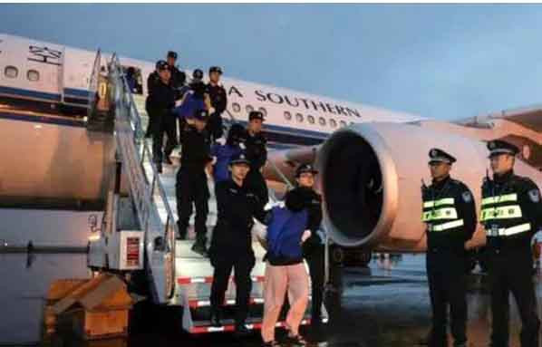69 nghi phạm Trung Quốc đã bị dẫn độ về nước.