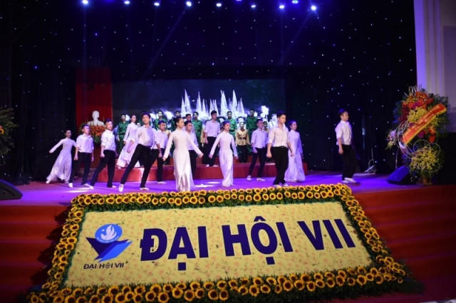 Các tiết mục văn nghệ khai mạc đại hội.