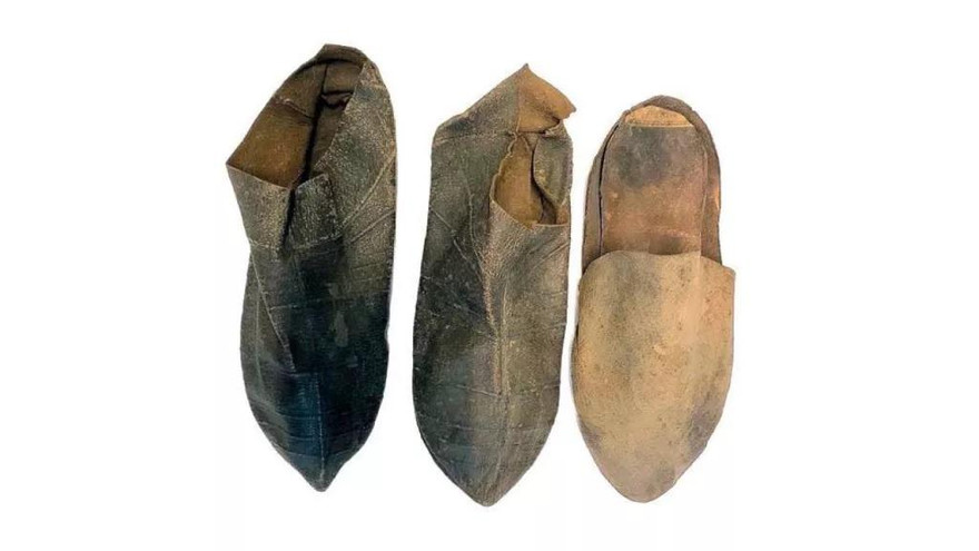 Những đôi giày được cho là danh họa Michelangelo đã từng đi.