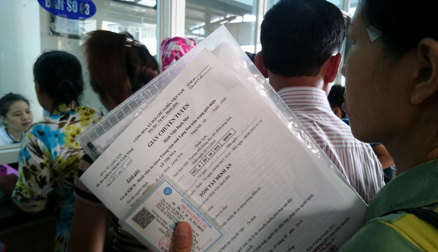 BHYT trở thành chính sách an sinh xã hội quan trọng, giúp nhiều gia đình giảm gánh nặng tài chính do có người thân bị bệnh tật. Ảnh: Như Ý. 