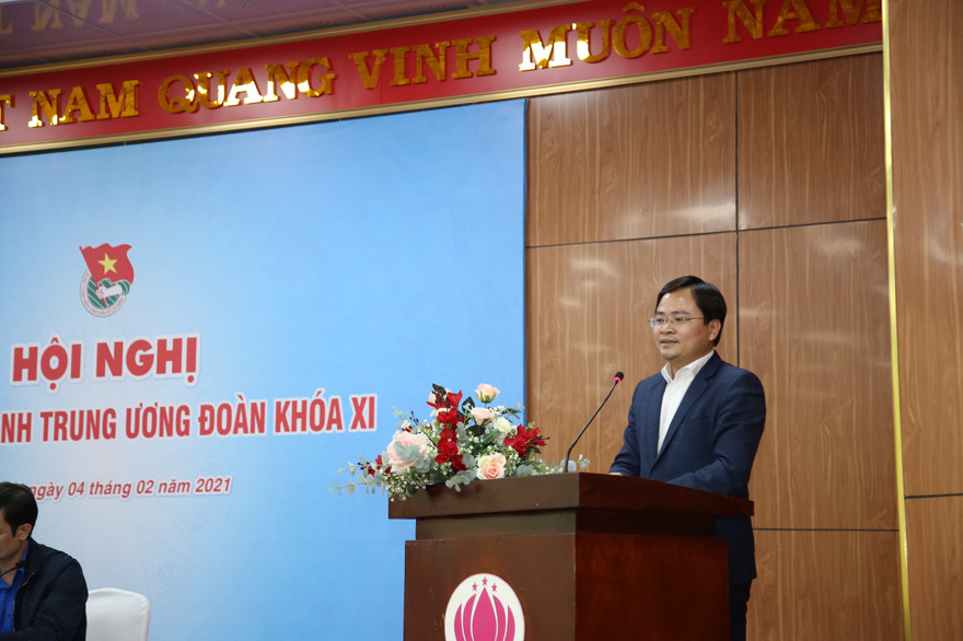 Anh Nguyễn Anh Tuấn, Ủy viên T.Ư Đảng, Bí thư thứ nhất T.Ư Đoàn, Chủ tịch T.Ư Hội LHTN Việt Nam thông tin nhanh kết quả Đại hội Đảng toàn quốc lần thứ XIII.