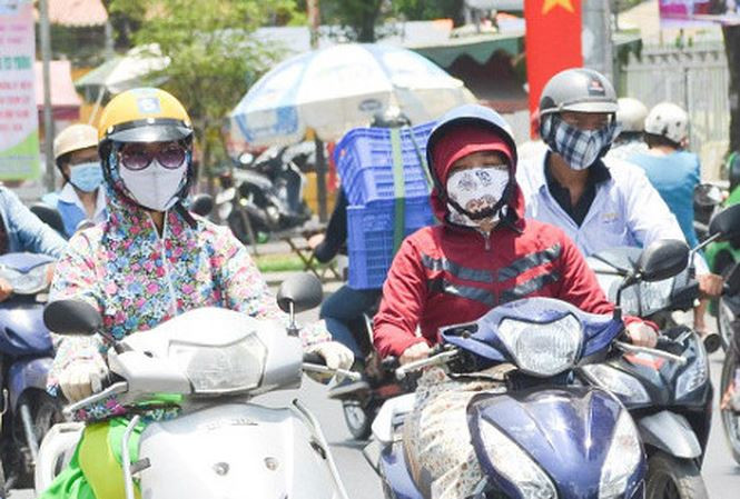 Nắng nóng gay gắt người dân nên hạn chế ra đường từ 12-16h, 