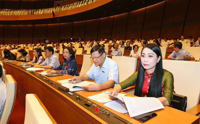 Kỳ họp thứ 9, Quốc hội họp trực tuyến kết hợp tập trung