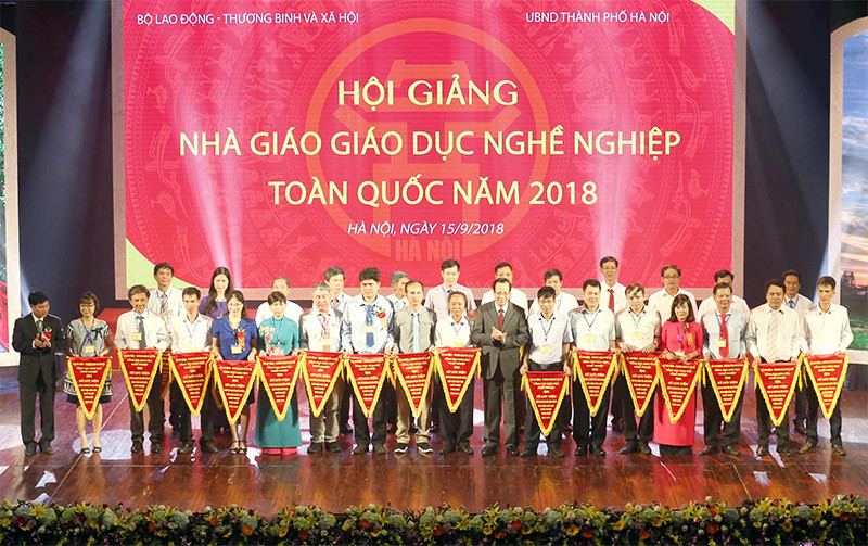 Khai mạc Hội giảng nhà giáo giáo dục nghề nghiệp toàn quốc năm 2018 sáng 15/9.