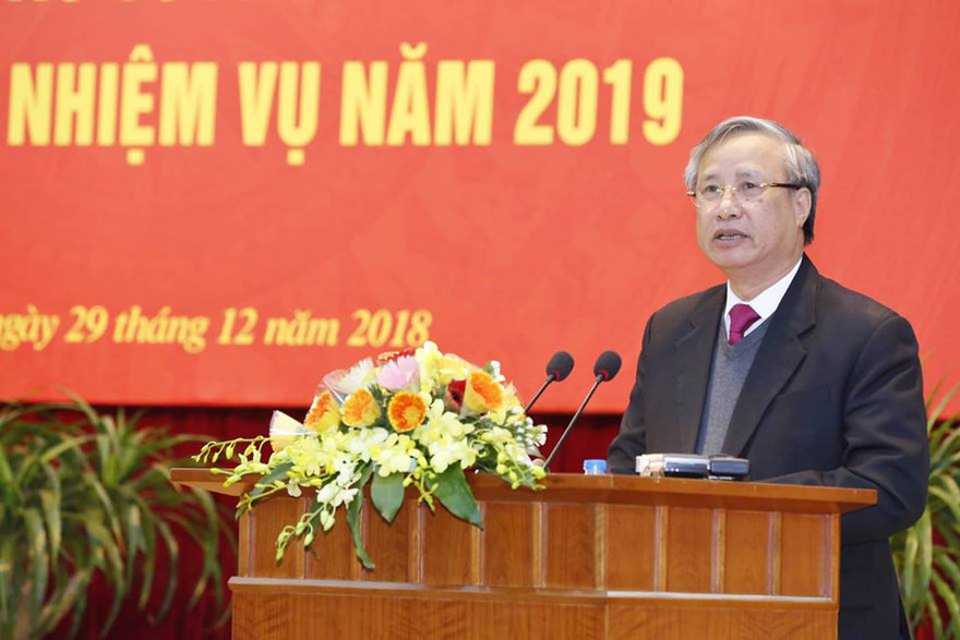 Ủy viên Bộ Chính trị, Thường trực Ban Bí thư Trần Quốc Vượng phát biểu tại hội nghị. Ảnh Như Ý