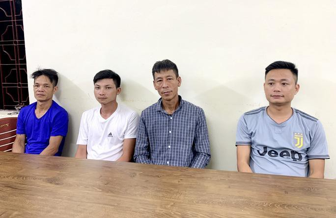 Từ trái sang phải, các đối tượng: Mạc Văn Hoàng; Vũ Duy Sinh; Phạm Xuân Đường; Nguyễn Công Phúc