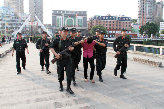 Một đối tượng trong đường dây mua bán người bị dẫn giải về Việt Nam