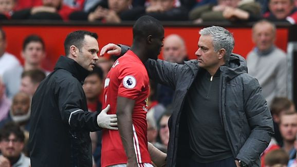 HLV Mourinho thất vọng về tình trạng chấn thương ở M.U.