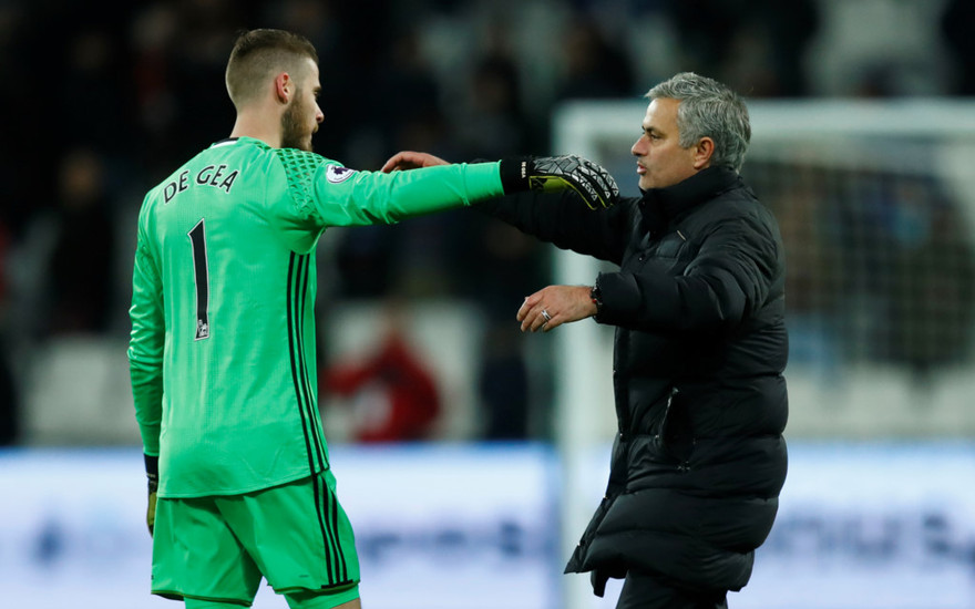 HLV Mourinho đưa ra đề xuất đặc biệt với De Gea.
