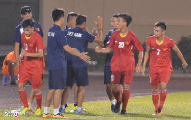 U19 Việt Nam hạ gục U19 HAGL. Ảnh: Zing