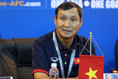 HLV Mai Đức Chung nhận mức lương không quá cao.