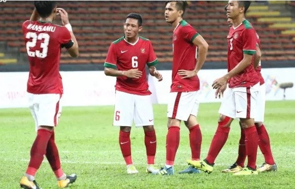 Evan Dimas vắng mặt ở trận gặp U22 Việt Nam vì án treo giò.