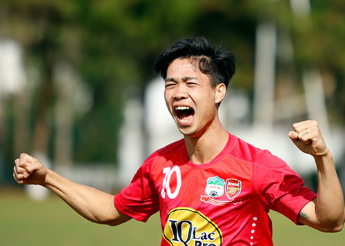 Công Phượng chỉ có giá... 600 triệu đồng.