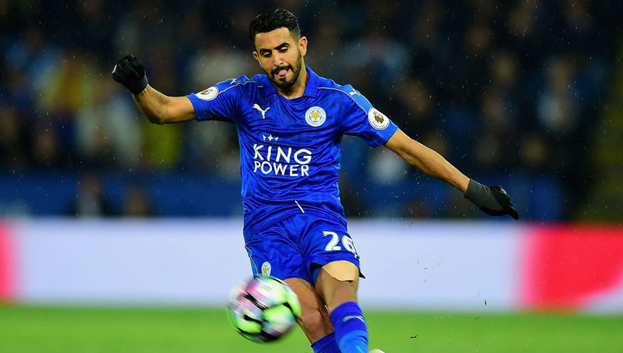 Riyad Mahrez bị HLV Craig Shakespeare.