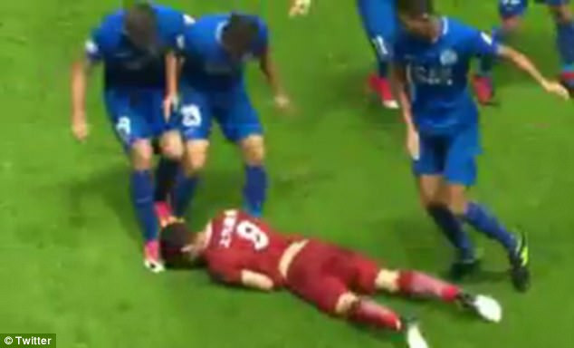 Oscar bị “đánh hội đồng” ở Trung Quốc.