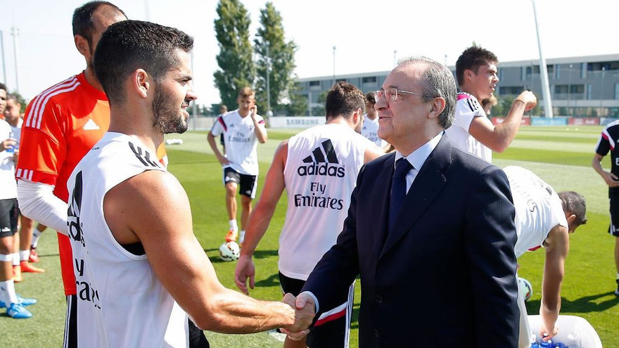 Isco khiến Chủ tịch Florentino Perez không hài lòng.