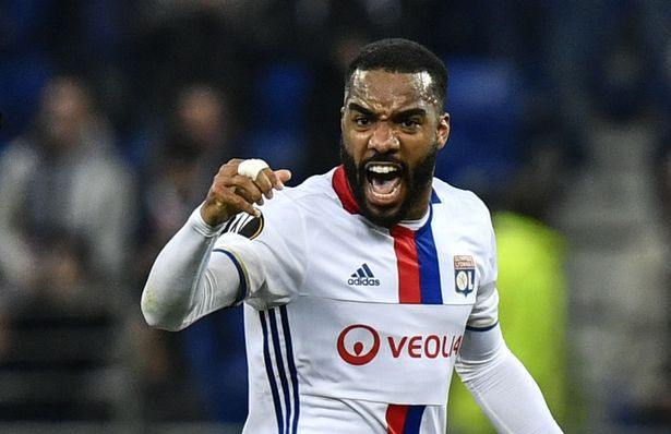 Lacazette nhận lương cao nhất lịch sử Arsenal.