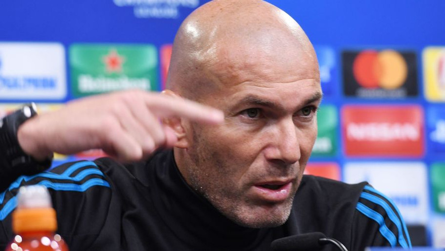 HLV Zinedine Zidane không còn thờ ơ với mua sắm.