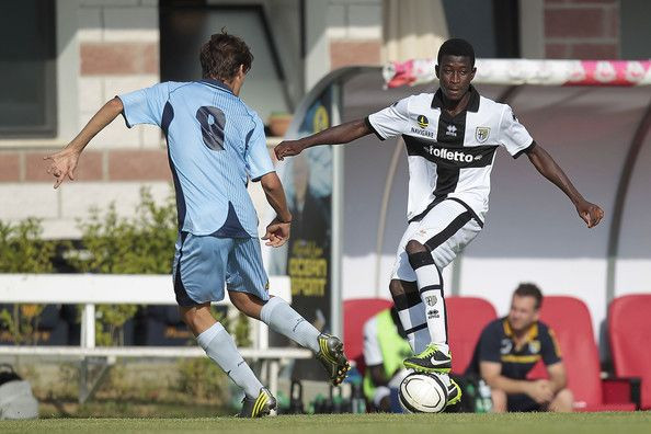 Solomon Nyantakyi (phải).