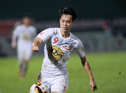 Văn Toàn vắng mặt ở ĐT Việt Nam vì chưa bình phục chấn thương.